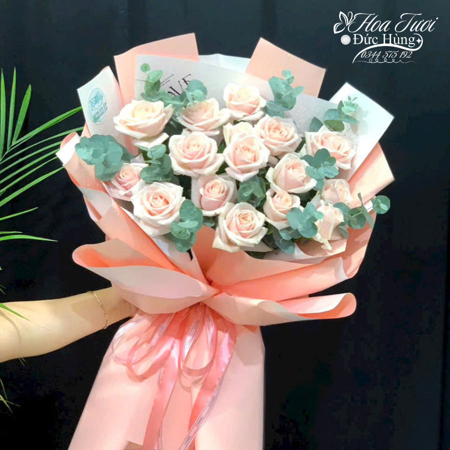 Bó Hồng Nhỏ Xinh